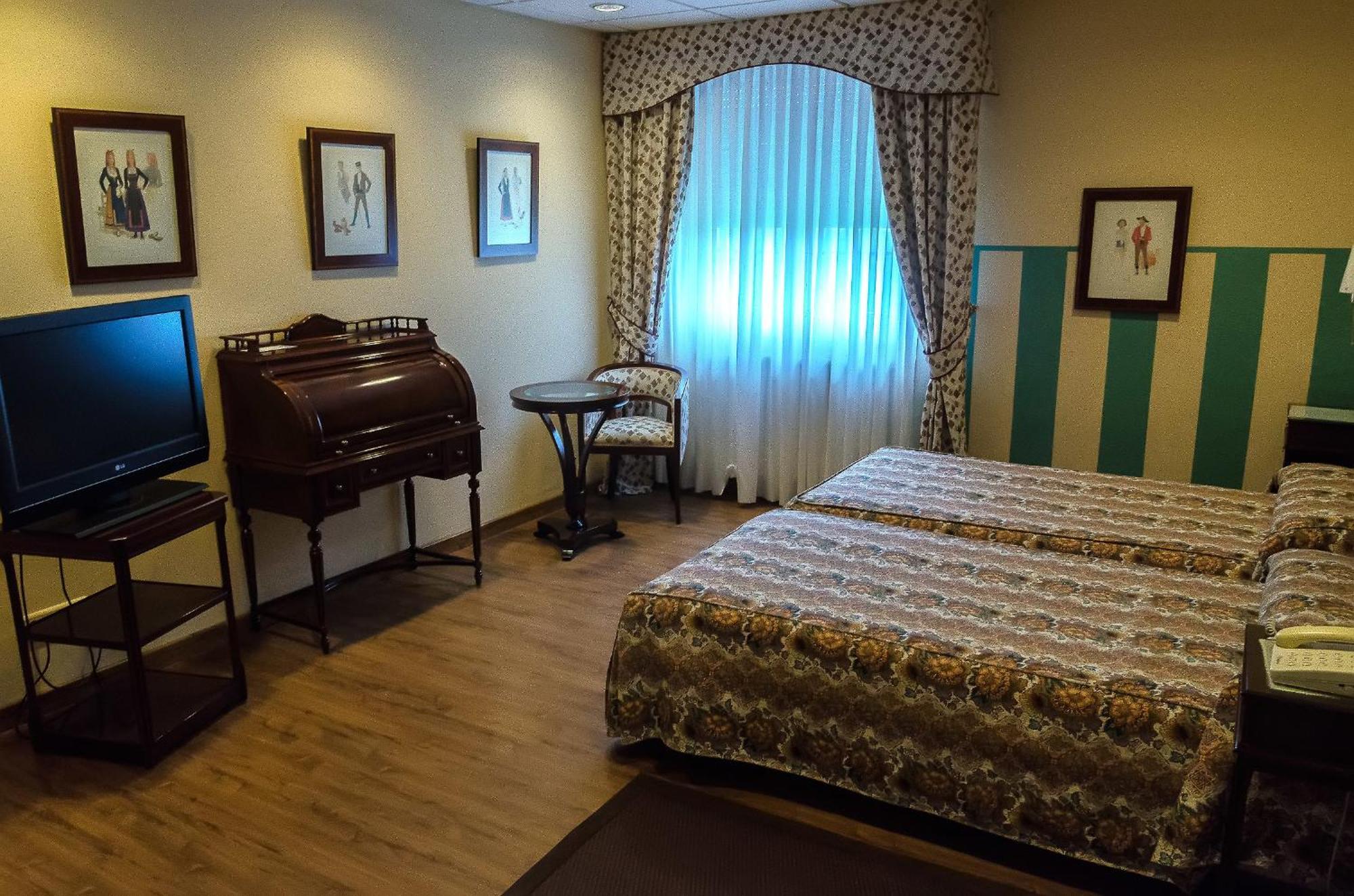 Hotel Dona Jimena Villarcayo Chambre photo