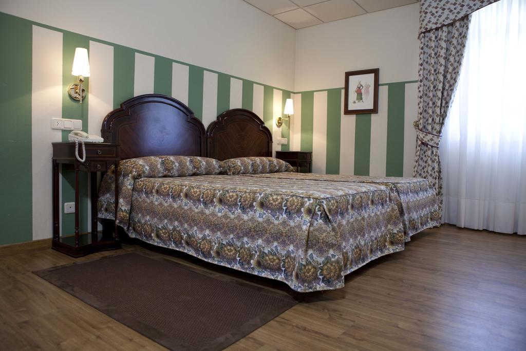Hotel Dona Jimena Villarcayo Chambre photo